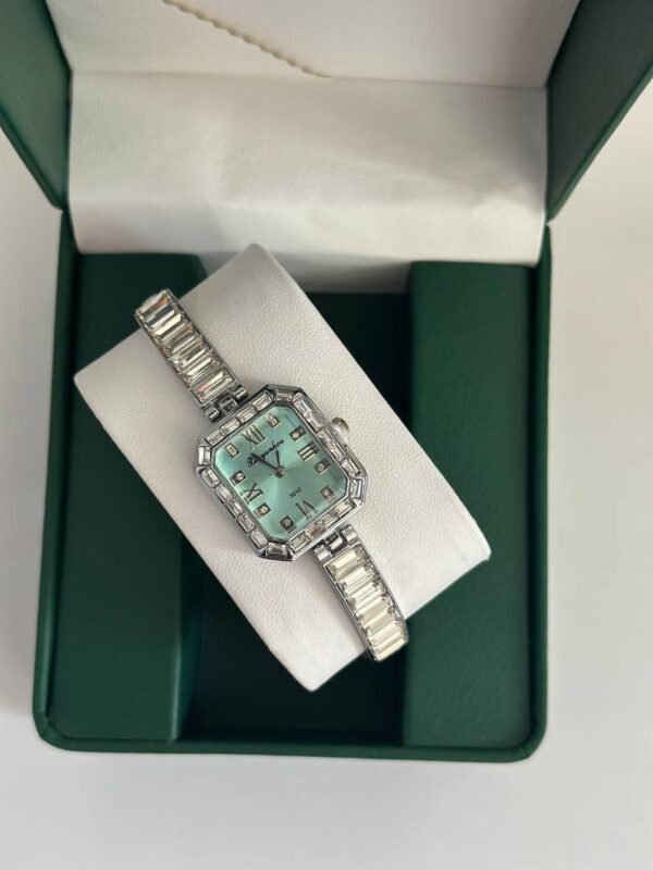 ساعة فيروزي