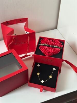 بكج قلاده فان كليف