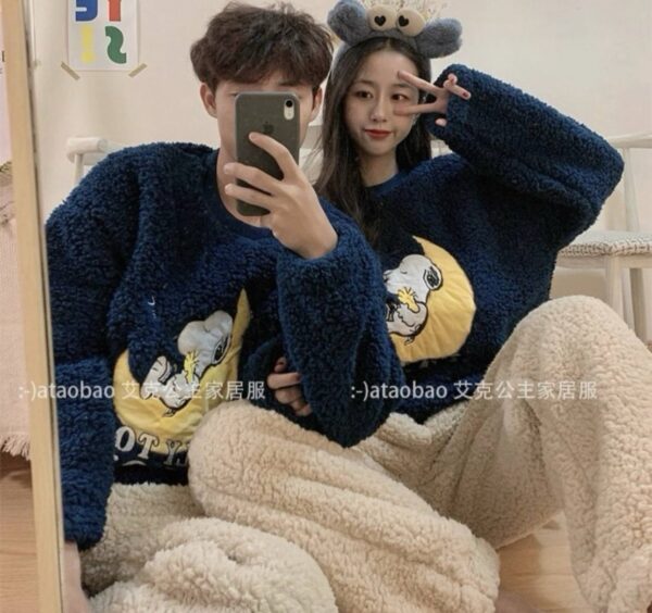 تراك القمر نيلي