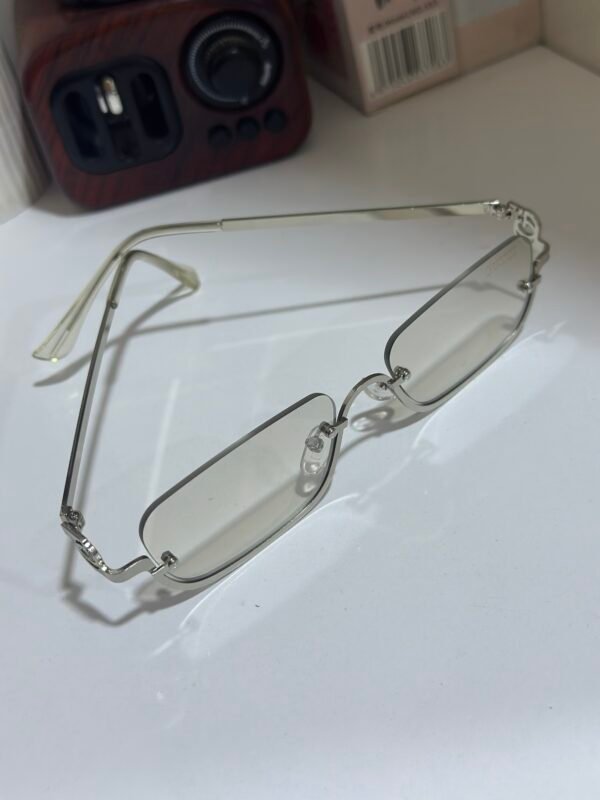 نظاره غوتشي شفاف