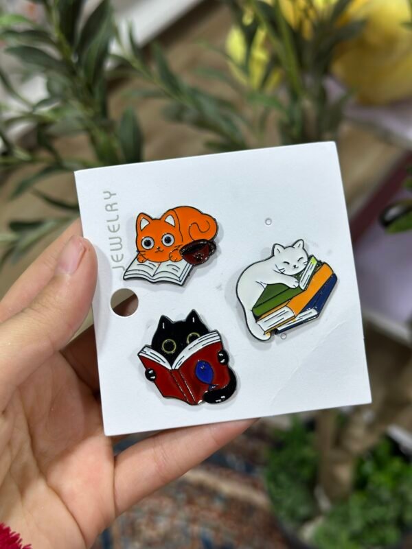 بروش القطط كتب