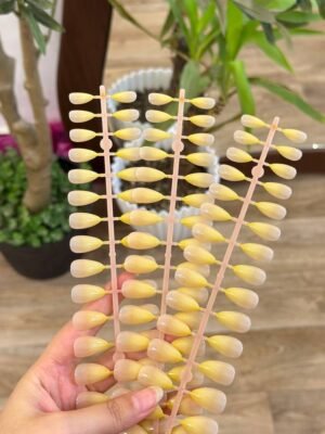 اظافر اكريلك اصفر